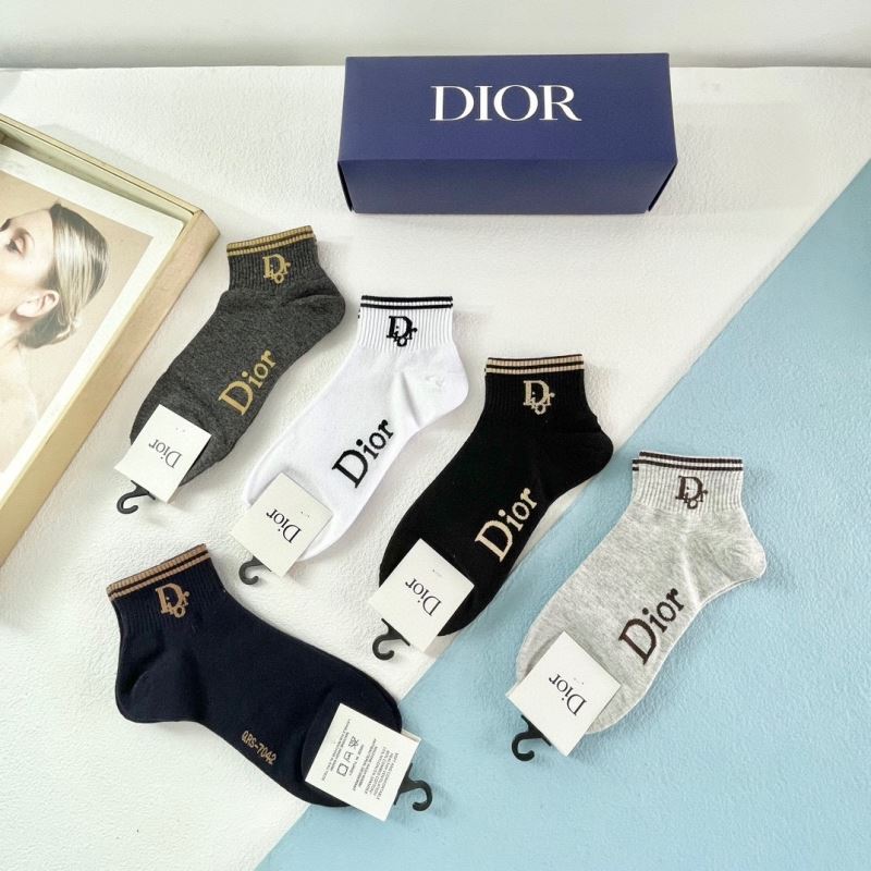 CHRISTIAN DIOR